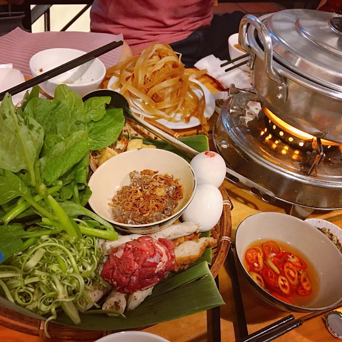 Crab rice hotpot is a specialty Vietnamese hot pot dish
