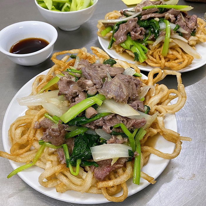 Stir-fried Pho is a delicious Vietnamese noodle dish