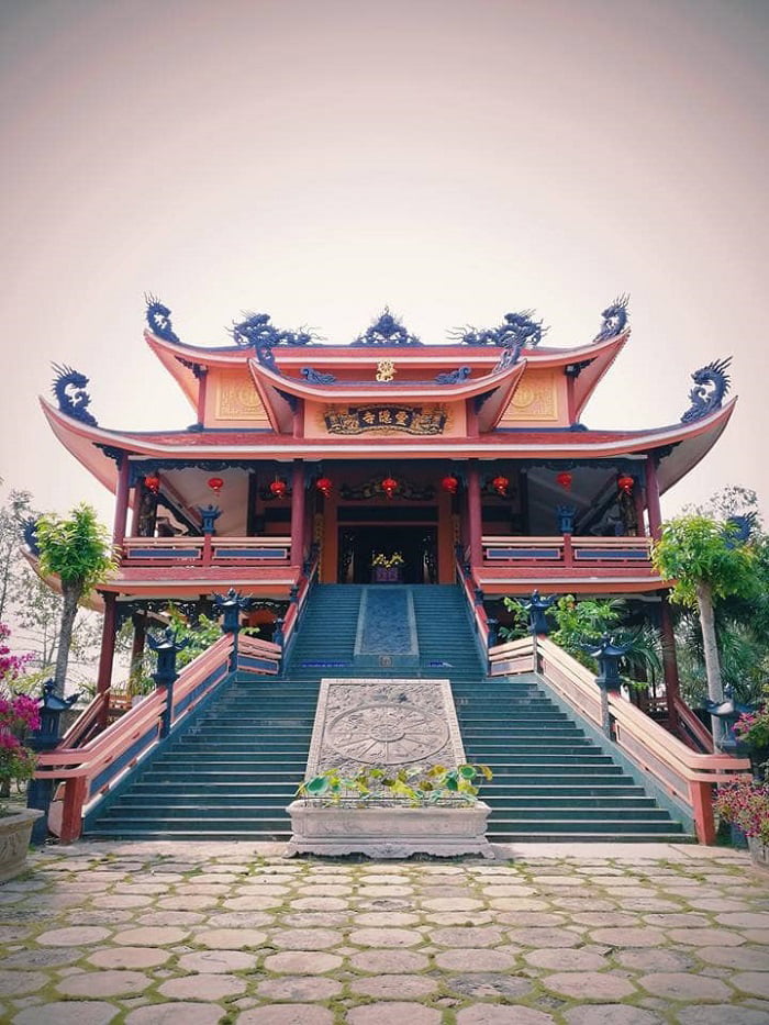 Ngôi chùa có bức tượng Phật hai mặt - Ngôi chùa có lối kiến trúc đẹp