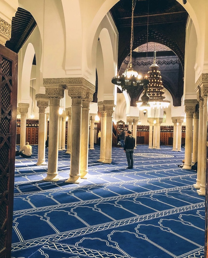 Bên trong thánh đường của nhà thờ - Tham quan nhà thờ Hồi giáo Paris