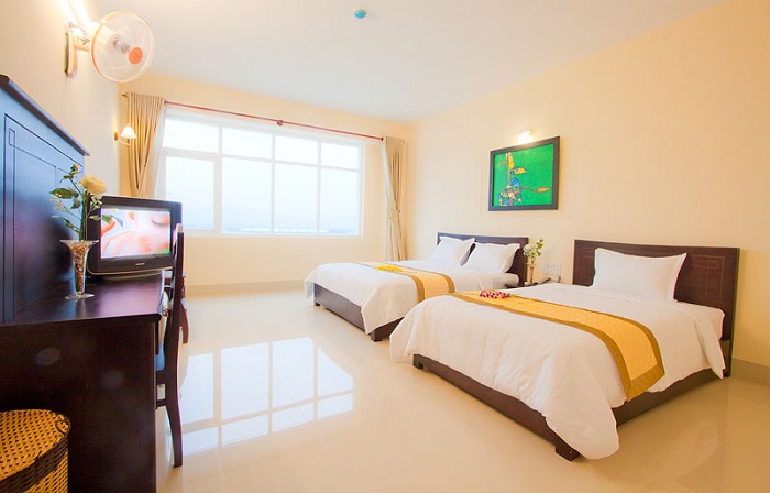 . Queen Đà Nẵng Hotel - khách sạn gần sân bay ở Đà Nẵng đáng lựa chọn 