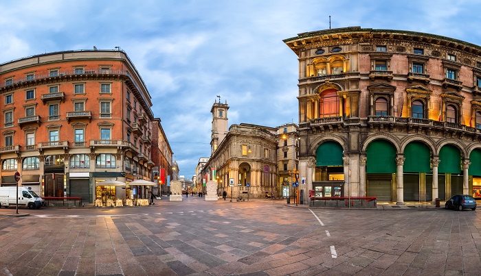 Quảng trường Piazza Mercanti  địa điểm du lịch đẹp nhất ở Milan