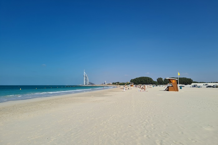 Bãi biển Black Palace bãi biển đẹp nhất ở Dubai