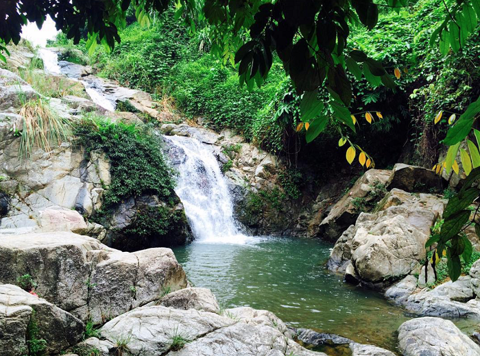 Khuon Tat Waterfall is a beautiful waterfall in Thai Nguyen