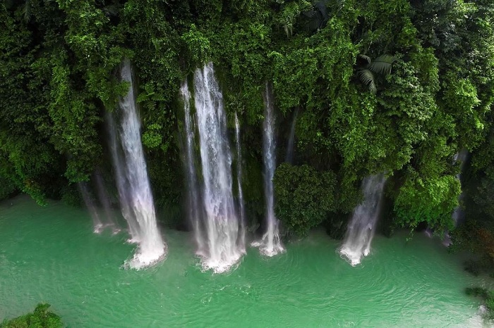 Rainfall Waterfall is a beautiful waterfall in Thai Nguyen