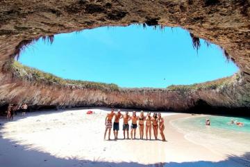 Khám phá bãi biển tình nhân nổi tiếng trên quần đảo Marietas Mexico