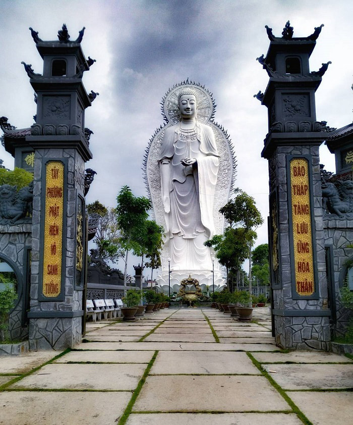 Ngôi chùa có bức tượng Phật hai mặt - Tượng Phật cao nhất miền Tây