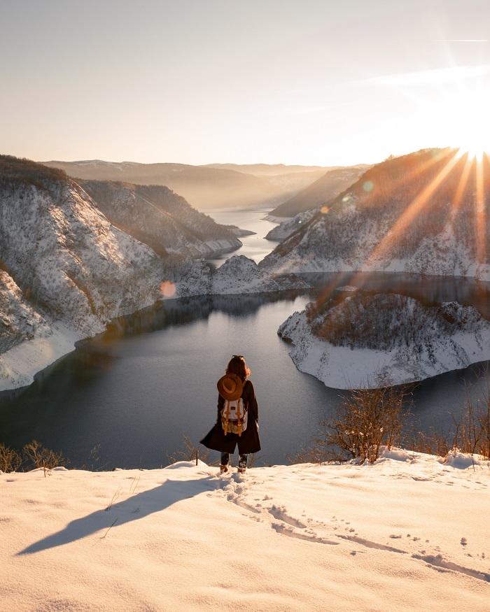 Cảnh đẹp vào mùa đông tại hồ Uvac - địa điểm du lịch Serbia