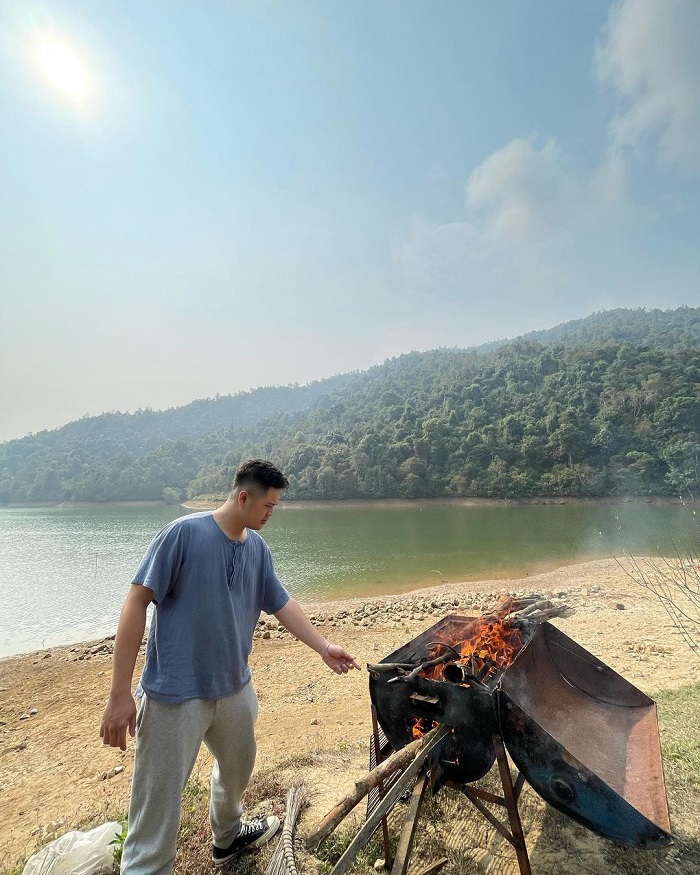 Hồ Pe Luông cũng là điểm cắm trại Điện Biên được yêu thích