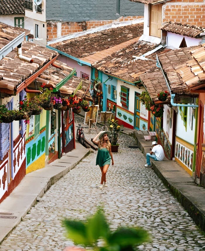 Vẻ đẹp thị trấn Guatape Colombia