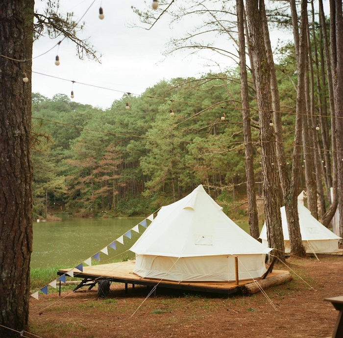 CampArt by MòJen is also a favorite lake view campground in Vietnam