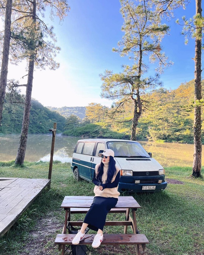 CampArt by MợJen cũng là khu cắm trại view hồ ở Việt Nam có cảnh sắc thơ mộng