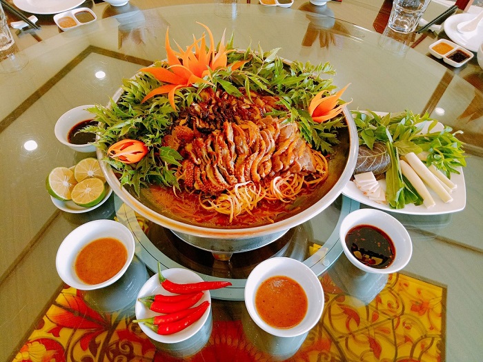 Ha Long delicious restaurant - Hoa Son restaurant