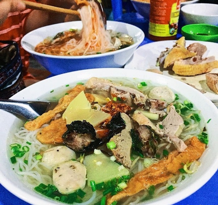 Ha Long delicious restaurant - Minh Tuan restaurant