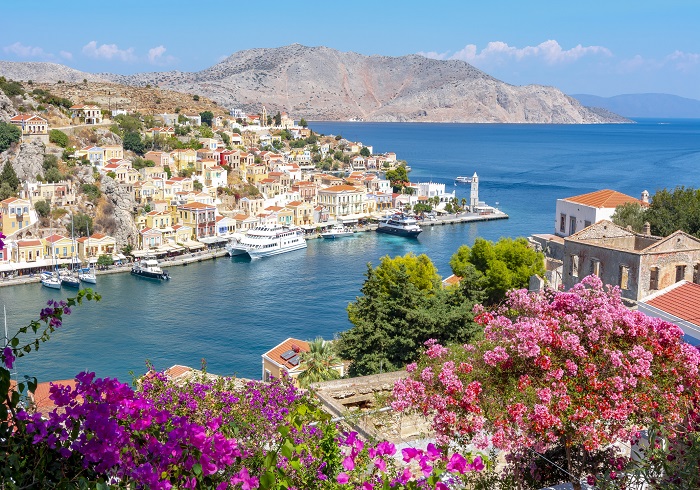 đảo Symi Hy Lạp là hòn đảo cực nam của quần đảo Dodecanese, nằm giữa Rhodes và Kos.