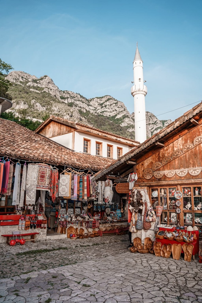 Một ngôi làng cổ ở Albania - Kinh nghiệm du lịch Albania