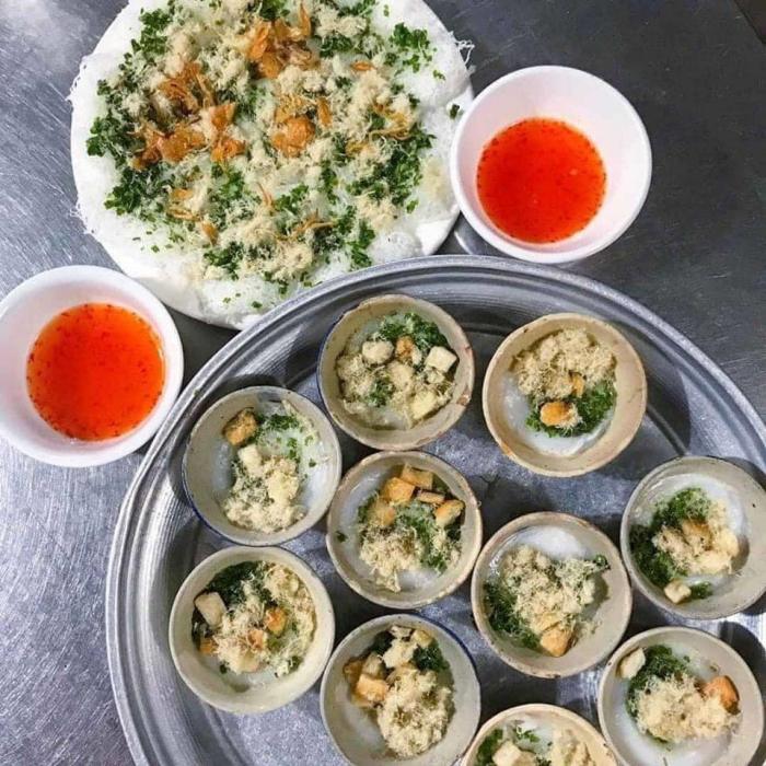 Tháp Nhạn quán bánh bèo ở Tuy Hoà 