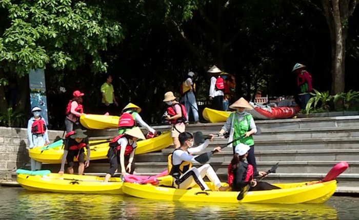 chèo thuyền Kayak Tràng An - trải nghiệm