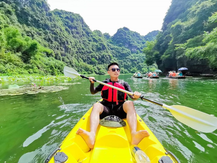 chèo thuyền Kayak Tràng An - Ninh Bình