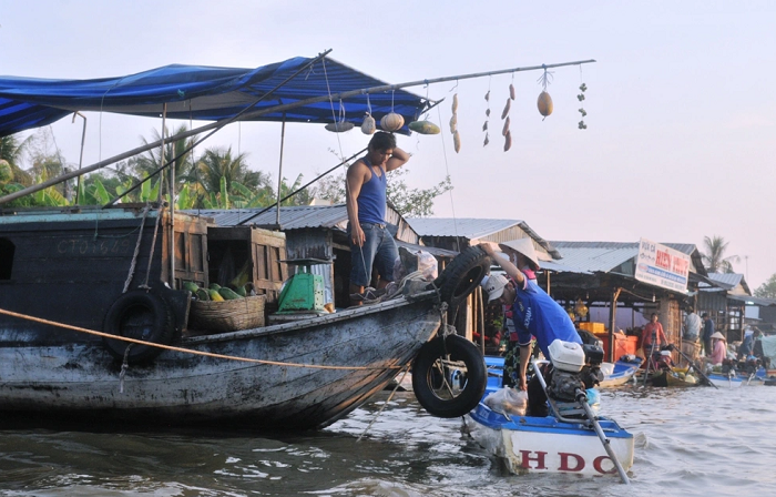 Khám phá chợ nổi Vĩnh Thuận Kiên Giang  