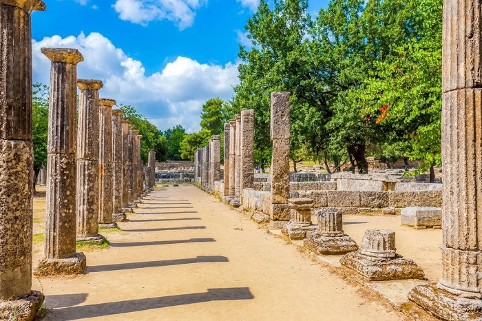 Đền thờ thần Zeus là điểm tham quan nổi bật ở thị trấn Olympia