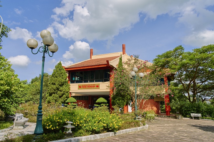 địa điểm du lịch Nam Đàn - mộ Hoàng Thị Loan