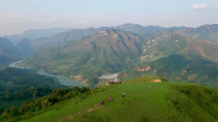 Du lịch huyện Bảo Lâm Cao Bằng, ngắm đồi cỏ Phiêng Mường xanh mướt