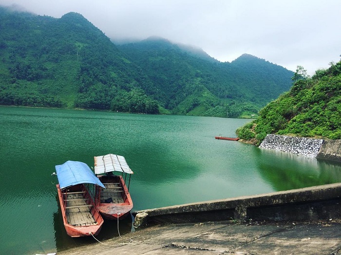 Hồ Vai Miếu là hồ nước đẹp ở Thái Nguyên mà bạn không nên bỏ qua