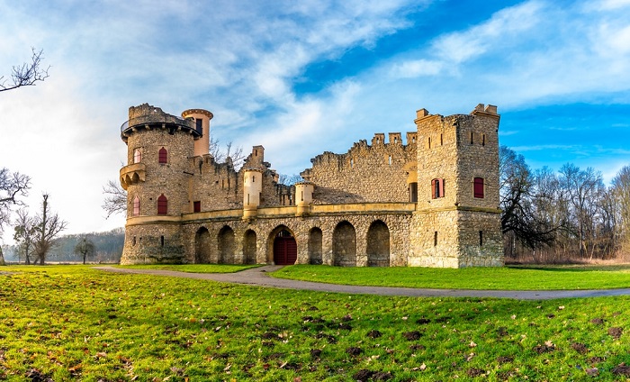 Lâu đài Januv là điểm tham quan ở thị trấn Lednice