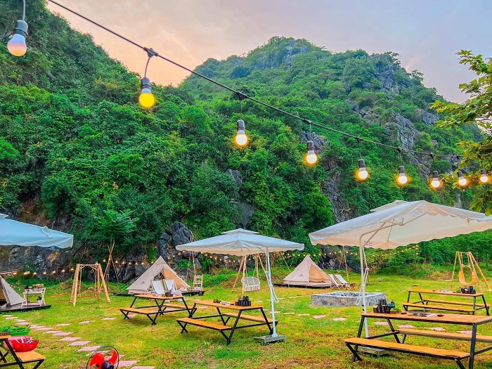 Tsunami Cafe & Camping cũng là quán cà phê trên đảo đẹp ở Việt Nam