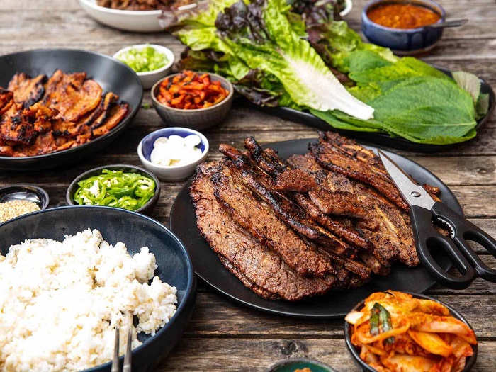 Thưởng thức thịt nướng Hàn Quốc