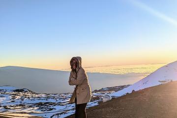 Đi bộ đường dài và ngắm sao trên đỉnh núi Mauna Kea cao nhất Thái Bình Dương