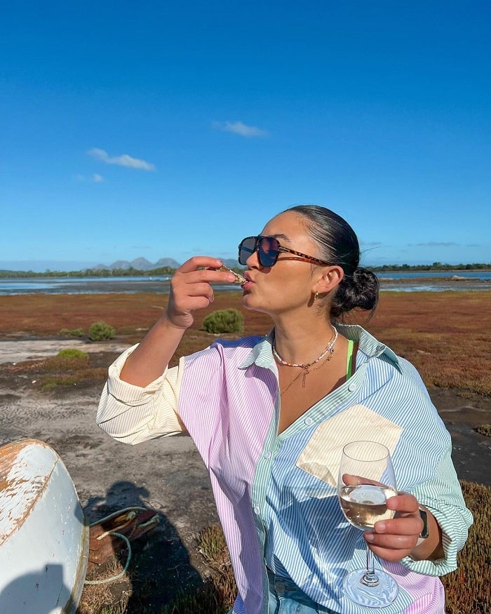 tham quan Vịnh Oyster khi đến vịnh Coles Úc