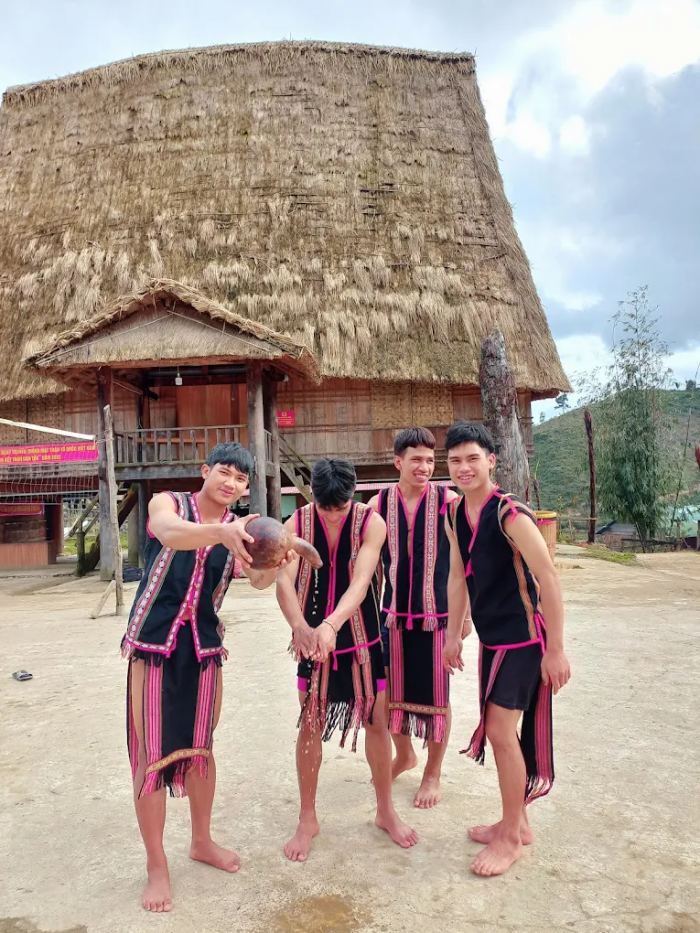 Mùa địa lan ở Vi Rơ Ngheo Măng Đen 