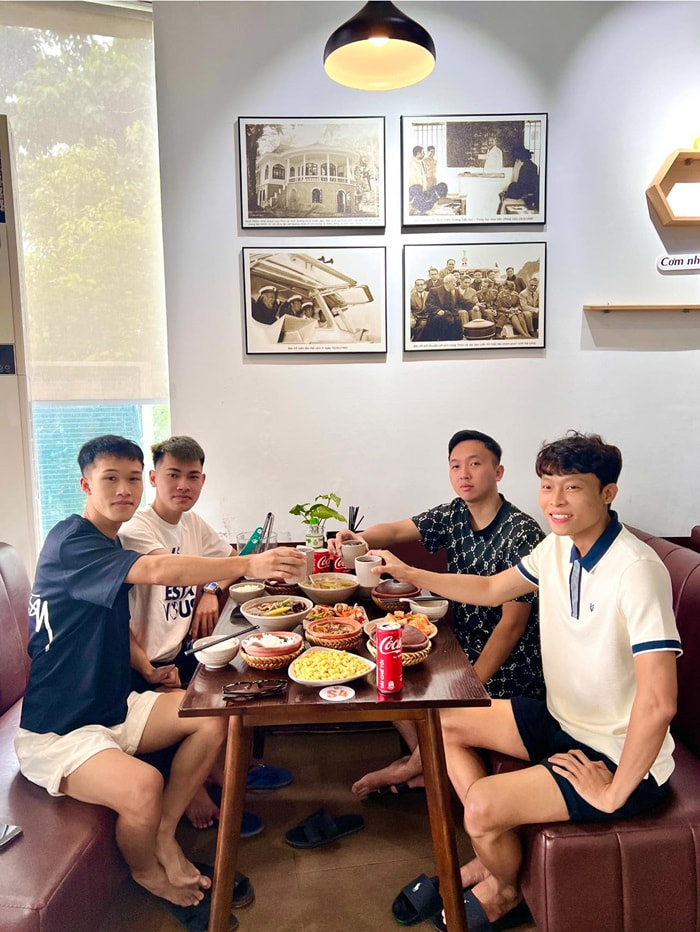 quán cơm niêu Hạ Long - Back Coffee