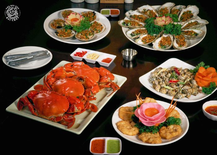 Nhà hàng nổi tiếng với thực đơn hơn 200 món được chế biến từ nguồn hải sản tươi sống
