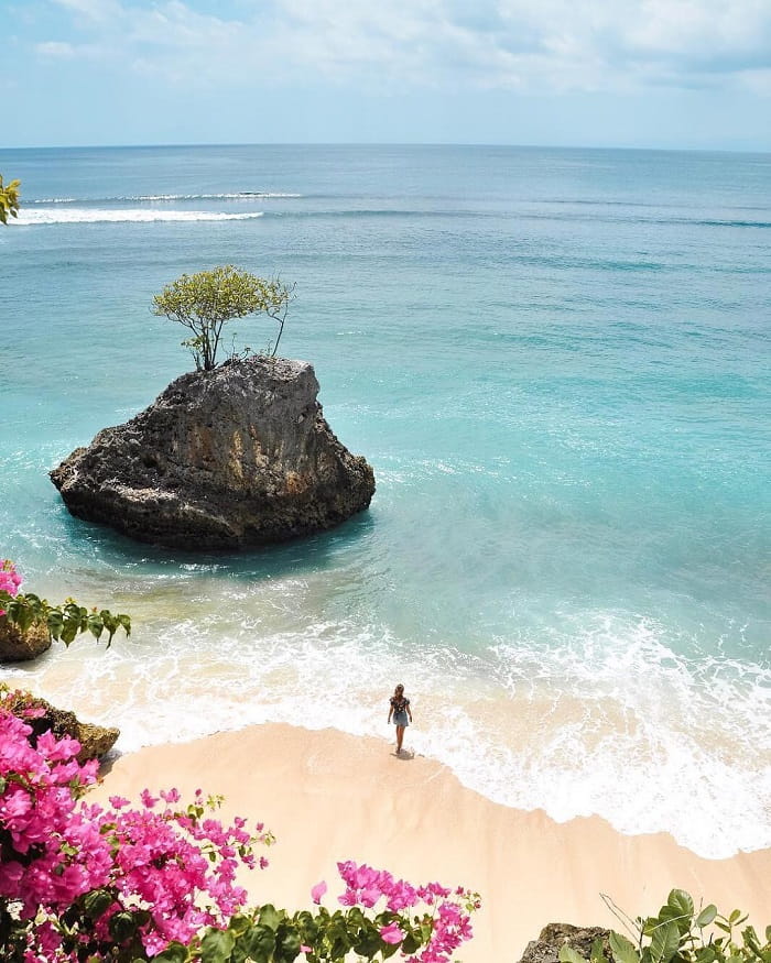 Bãi biển Bingin là một trong những bãi biển đẹp ở Indonesia