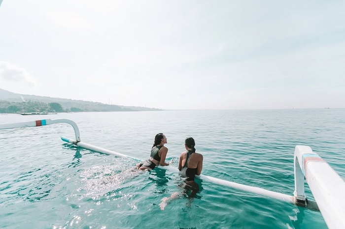 Thư giãn ở bãi biển Senggigi Indonesia