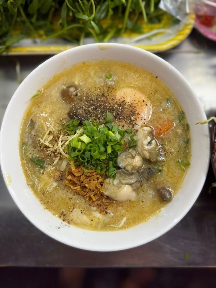 cháo hàu Lăng Cô quán hậu