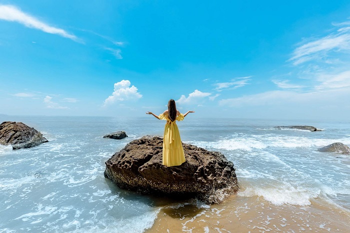 Biển Hải Tiến là điểm tham quan gần cầu Hàm Rồng Thanh Hóa