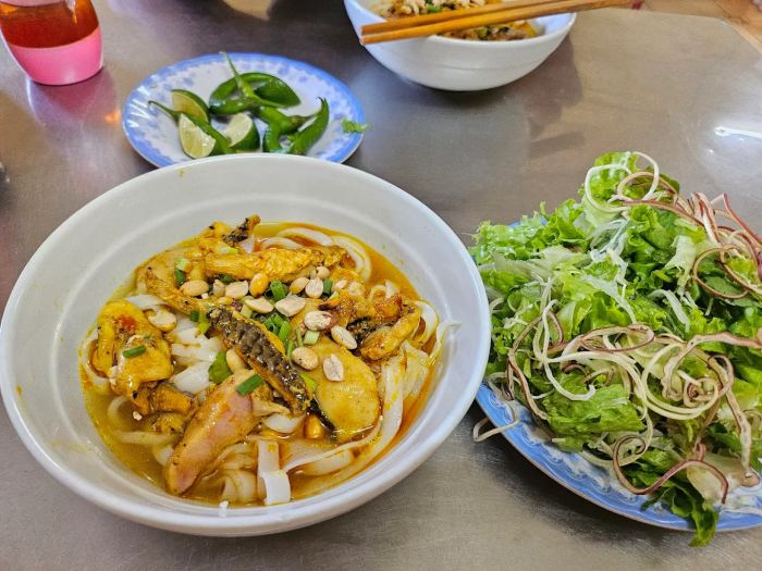  quán mì quảng ngon ở Hội An Cô Tám