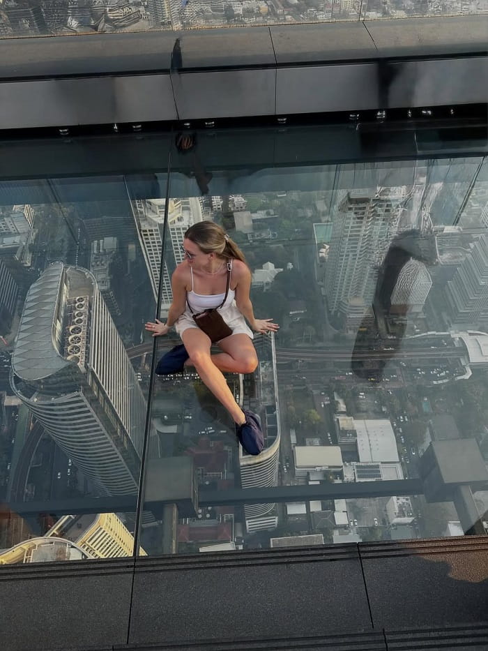 Vui chơi ở đài quan sát Mahanakhon SkyWalk Bangkok