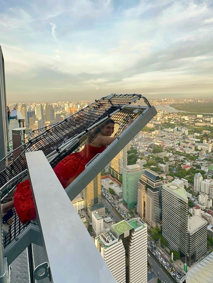 Vui chơi ở đài quan sát Mahanakhon SkyWalk Bangkok