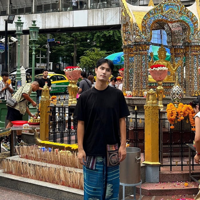 Cầu may tại đền Erawan Bangkok Thái Lan
