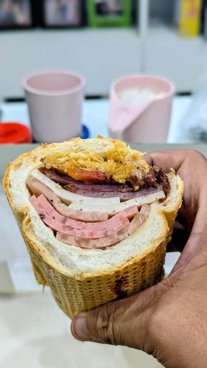 tiệm bánh mì lâu đời ở Sài Gòn Tăng