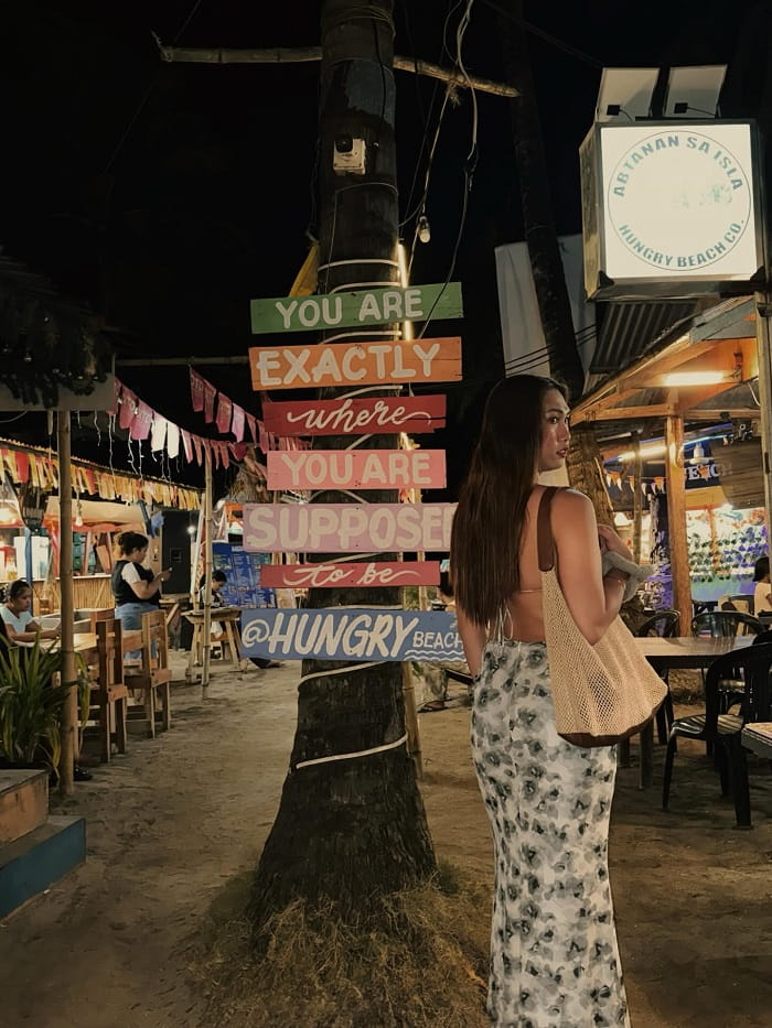 Thị trấn Bantayan là địa điểm tham quan ở đảo Bantayan Philippines