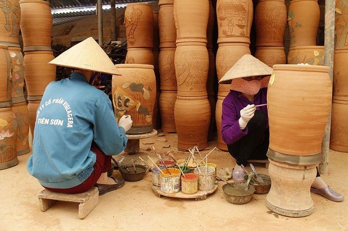 Phu Lang pottery village