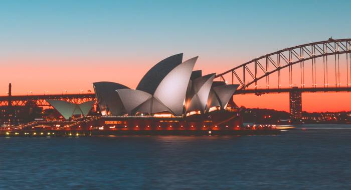 Sydney-opera-house-night-sky-1