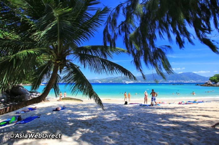 Tắm nắng trên những bãi biển đẹp nhất Phuket