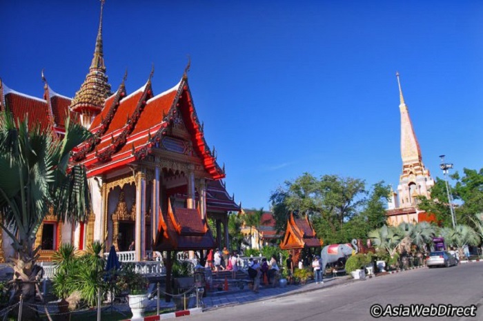 Đền Wat Chalong là địa điểm tâm linh nổi tiếng ở Phuket